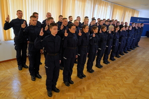 uroczystość ślubowania nowo przyjętych policjantów z udziałem między innymi Komendanta Wojewódzkiego Policji w Bydgoszczy, Wicewojewody Kujawsko-Pomorskiego oraz Kapelana kujawsko-pomorskiej Policji