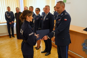 uroczystość ślubowania nowo przyjętych policjantów z udziałem między innymi Komendanta Wojewódzkiego Policji w Bydgoszczy, Wicewojewody Kujawsko-Pomorskiego oraz Kapelana kujawsko-pomorskiej Policji