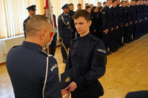 uroczystość ślubowania nowo przyjętych policjantów z udziałem między innymi Komendanta Wojewódzkiego Policji w Bydgoszczy, Wicewojewody Kujawsko-Pomorskiego oraz Kapelana kujawsko-pomorskiej Policji