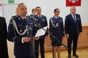 uroczystość ślubowania nowo przyjętych policjantów z udziałem między innymi Komendanta Wojewódzkiego Policji w Bydgoszczy, Wicewojewody Kujawsko-Pomorskiego oraz Kapelana kujawsko-pomorskiej Policji