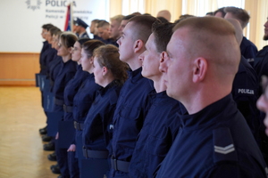 uroczystość ślubowania nowo przyjętych policjantów z udziałem między innymi Komendanta Wojewódzkiego Policji w Bydgoszczy, Wicewojewody Kujawsko-Pomorskiego oraz Kapelana kujawsko-pomorskiej Policji