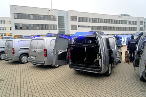 Uroczyste przekazanie pojazdów służbowych