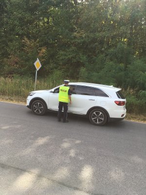 Policjant podjął kontrolę drogową