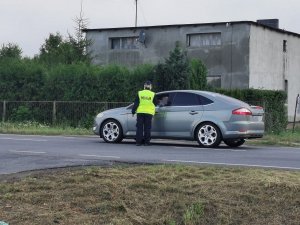 Policjanci podczas działań ,,Trzeźwy kierujący&quot;