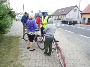 Policjanci podczas działań ,,Bezpieczny Pieszy&quot;