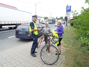 Policjanci podczas działań ,,Bezpieczny Pieszy&quot;