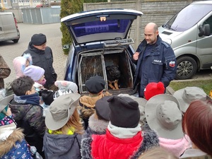 Harcerze z wizytą w Komendzie Powiatowej Policji w Nakle nad Notecią