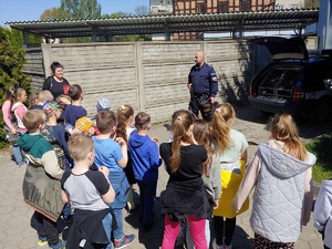 Uczniowie z Kosztowa z wizytą w KPP Nakło.