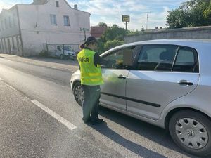 Policjantka podczas działań ,,Trzeźwy poranek&quot;.