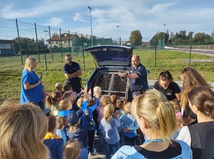 Policjanci na profilaktyce w Mroczy.