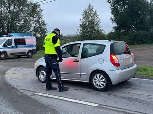 Policjanci prowadzący działania ,,Trzeźwy kierujący&quot;