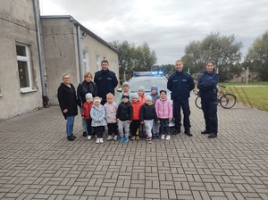 Policjanci podczas profilaktyki.