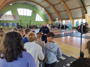 Nakielscy policjanci w ramach projektu „Akademia bezpieczeństwa Fundacji PZU” promowali bezpieczne zachowania