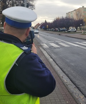 Policjanci nakielskiego referatu ruchu drogowego prowadzili na drogach działania „Bezpieczny pieszy”.