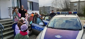 Dzieci odwiedziły policjantów w sadkowskim posterunku