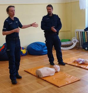 policjanci w  przedszkolu