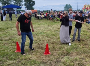 policjanci na festynie