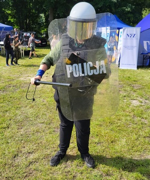 policjanci na festynie w Mroczy