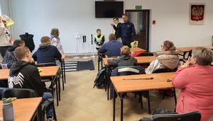 odwiedziny wychowanków w nakielskiej komendzie