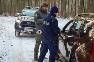 wspólne patrole policjantów i funkcjonariuszy straży leśnej