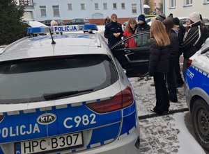 uczniowie w nakielskiej komendzie