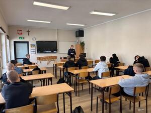 policjantka w szkole